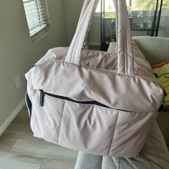 CALPAK LUKA DUFFEL in rose quartz from their classic color collection. - Picture 6 of 7